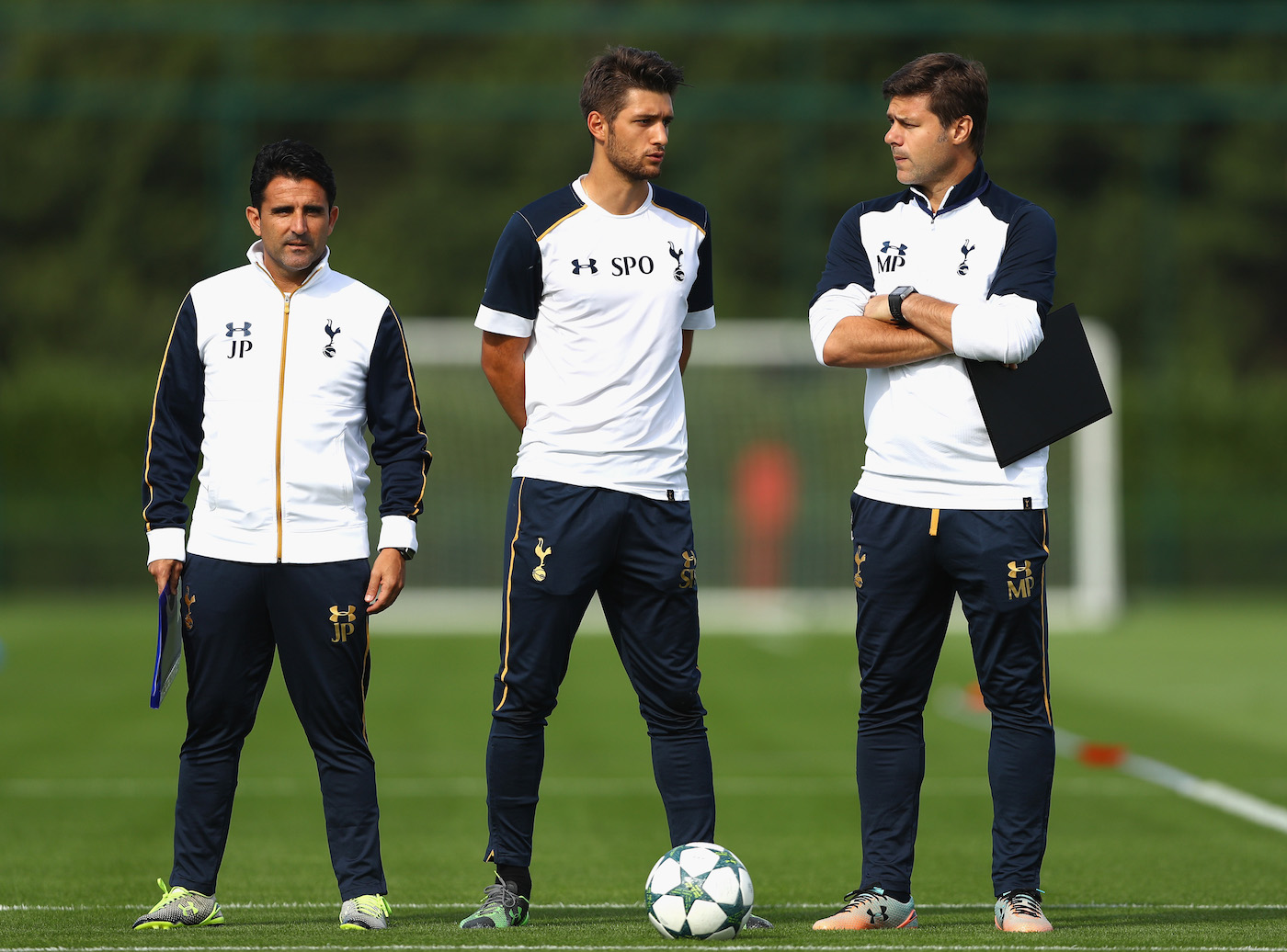 Con Jesus Perez, a sinistra, e un membro dello staff tencico (Paul Gilham/Getty Images)