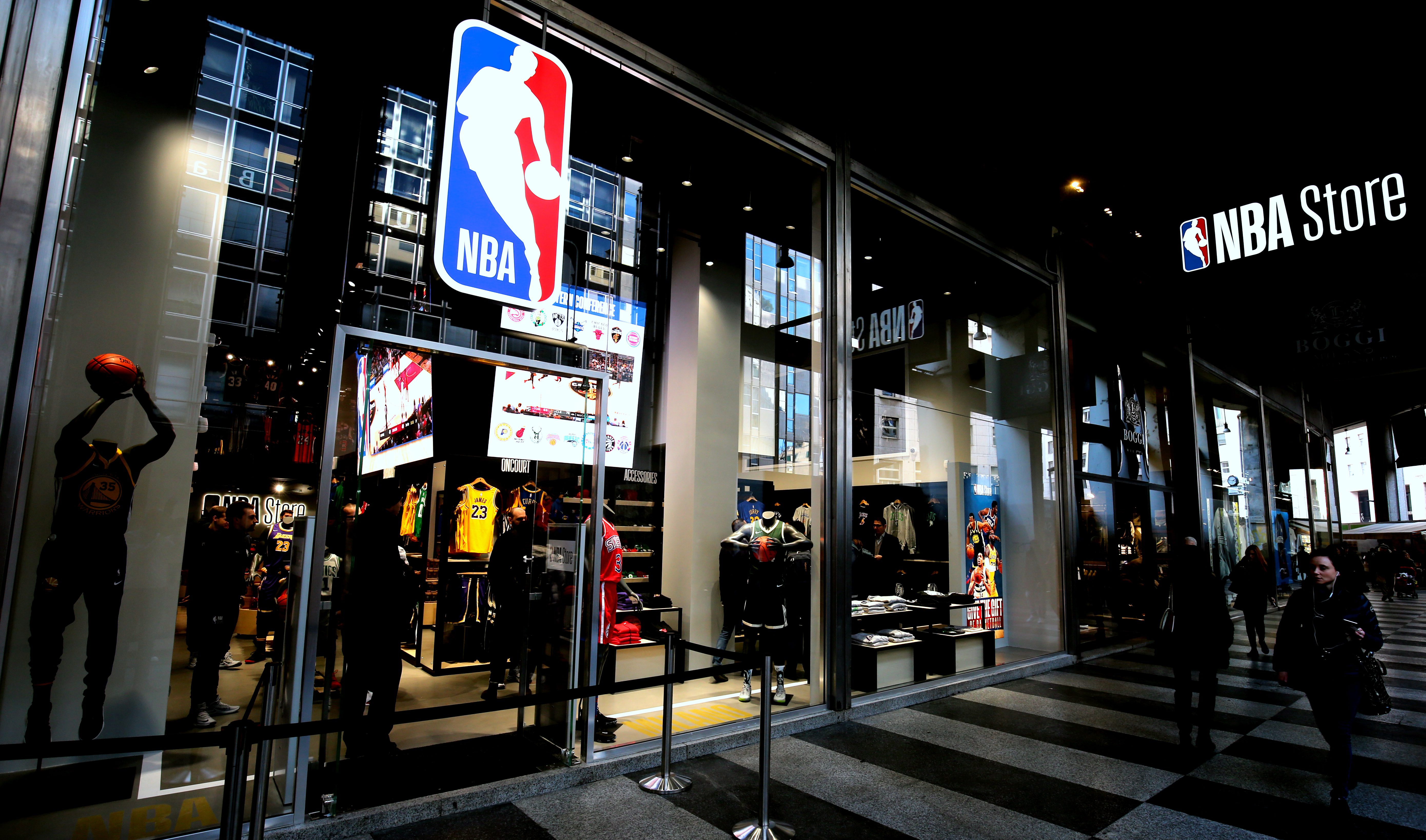 Il primo NBA Store d'Europa aprirà a Milano