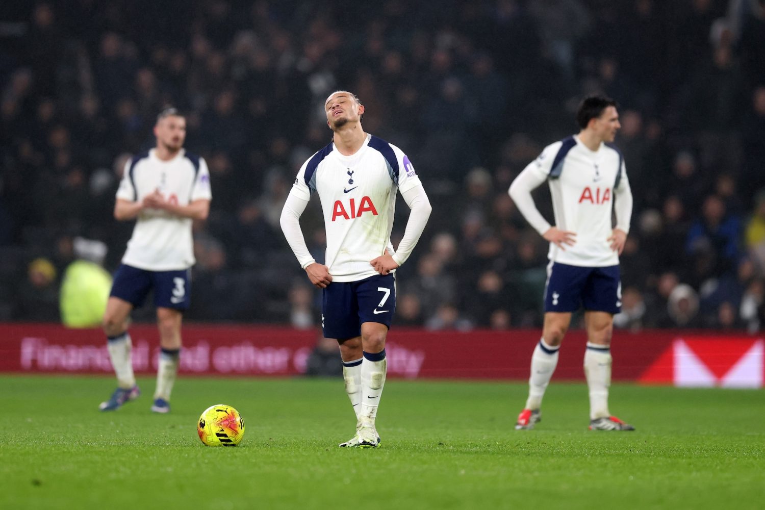 Il Tottenham sta andando così male che è già sicuro di perdere decine di milioni di euro, e la situazione diventerebbe drammatica in caso di retrocessione